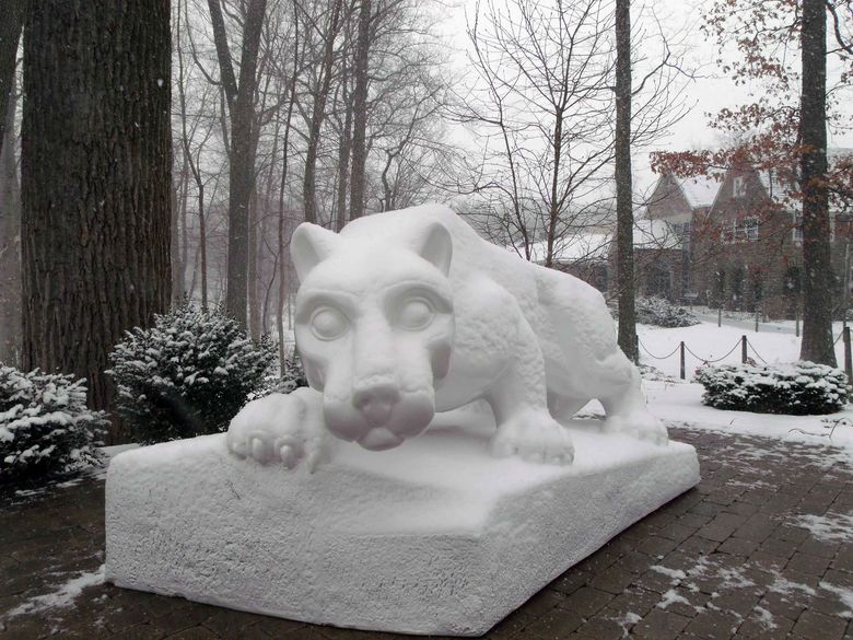 Lion Shrine with snow 