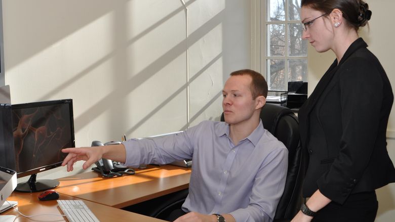 埃里克·康诺利，玛丽安娜·麦克布莱德，首都研究中心