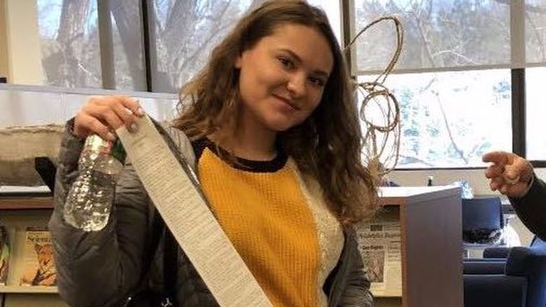 十大足彩平台 library short story dispenser